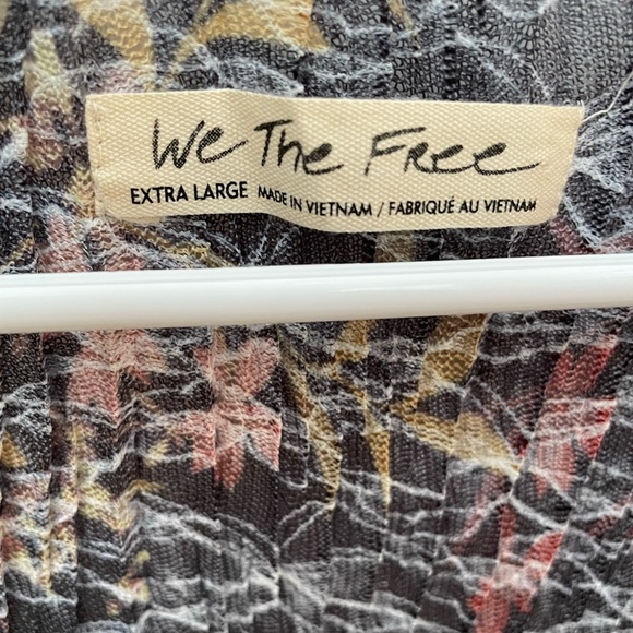 Free People XL floral Angelina top with snaps - Picture 6 of 12